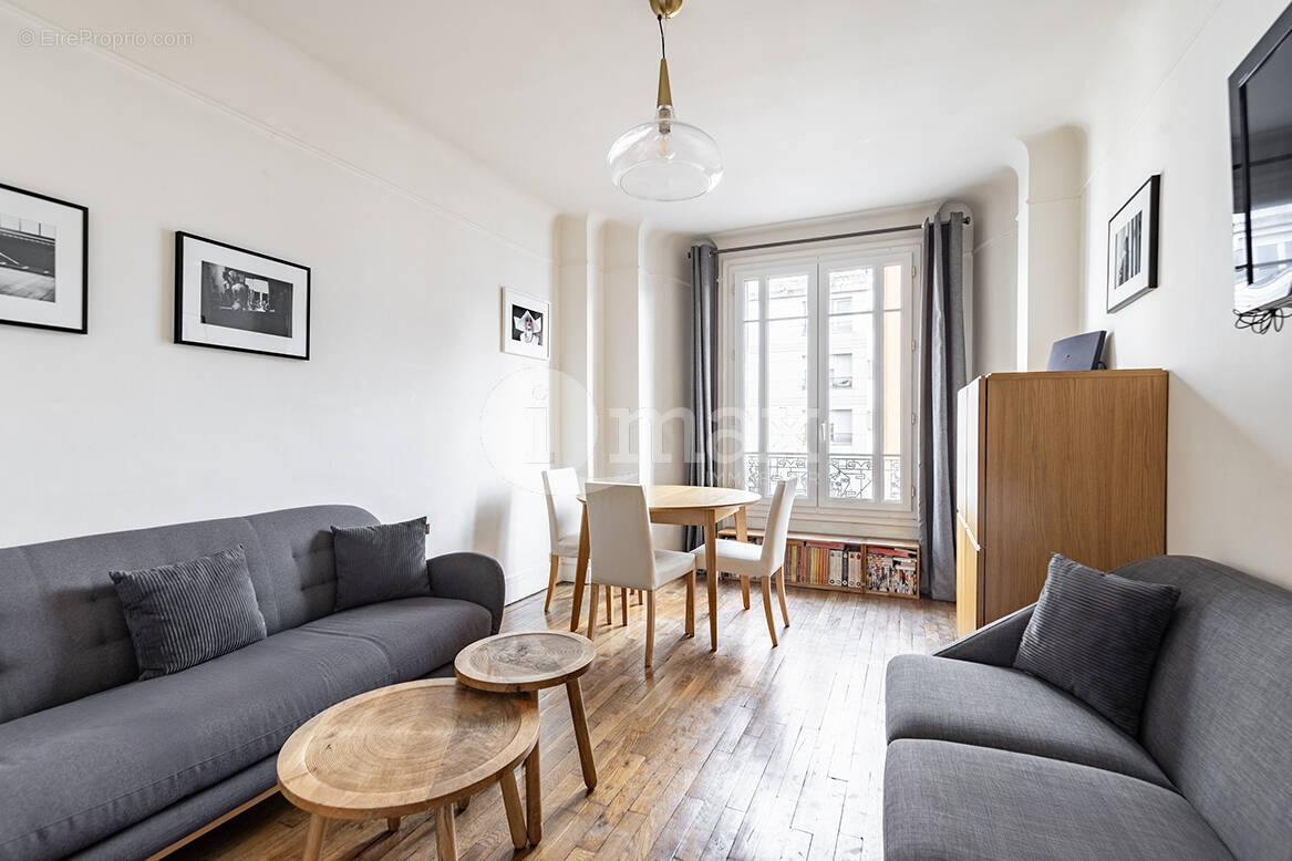 Appartement à COURBEVOIE