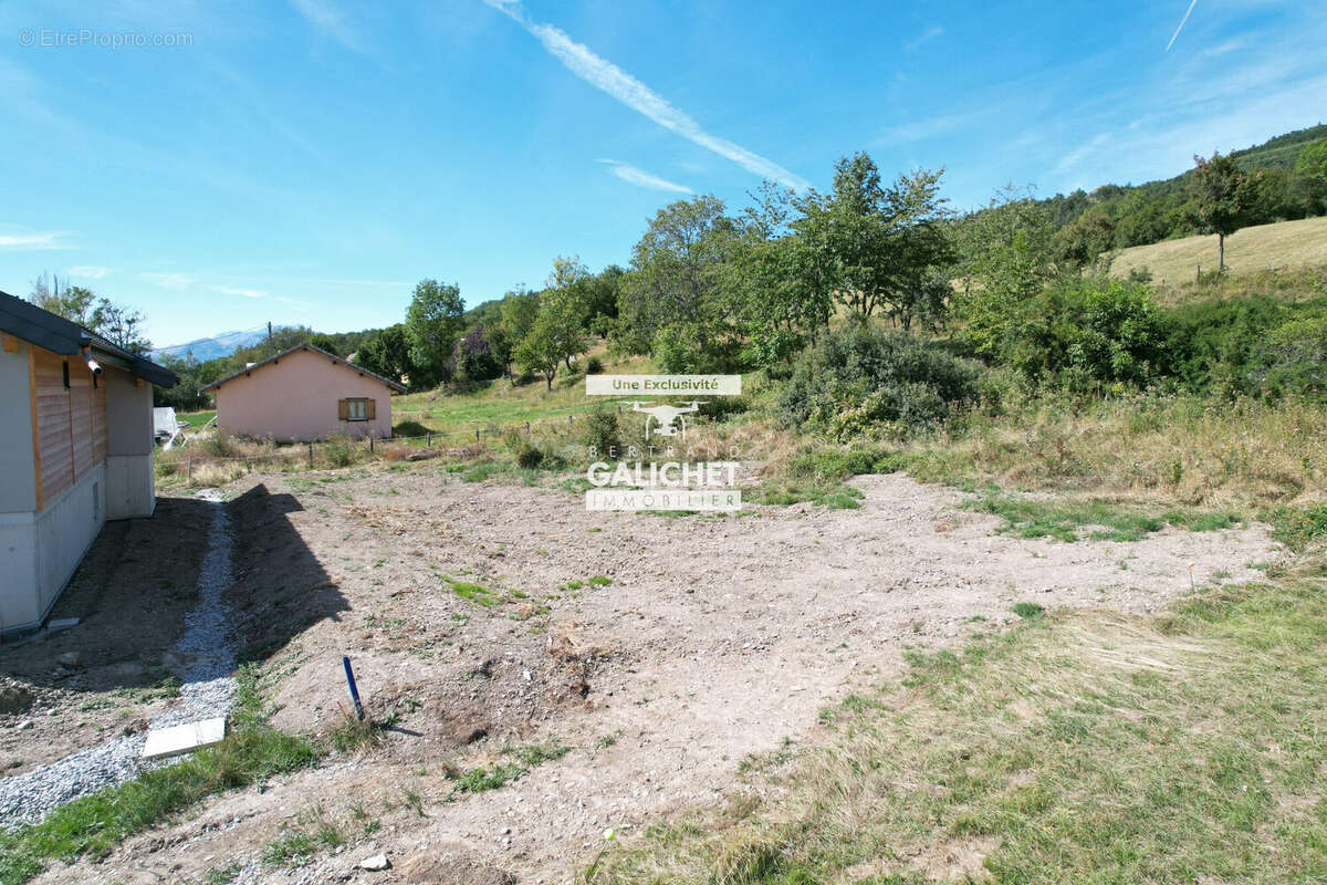 Terrain à LA BATIE-NEUVE