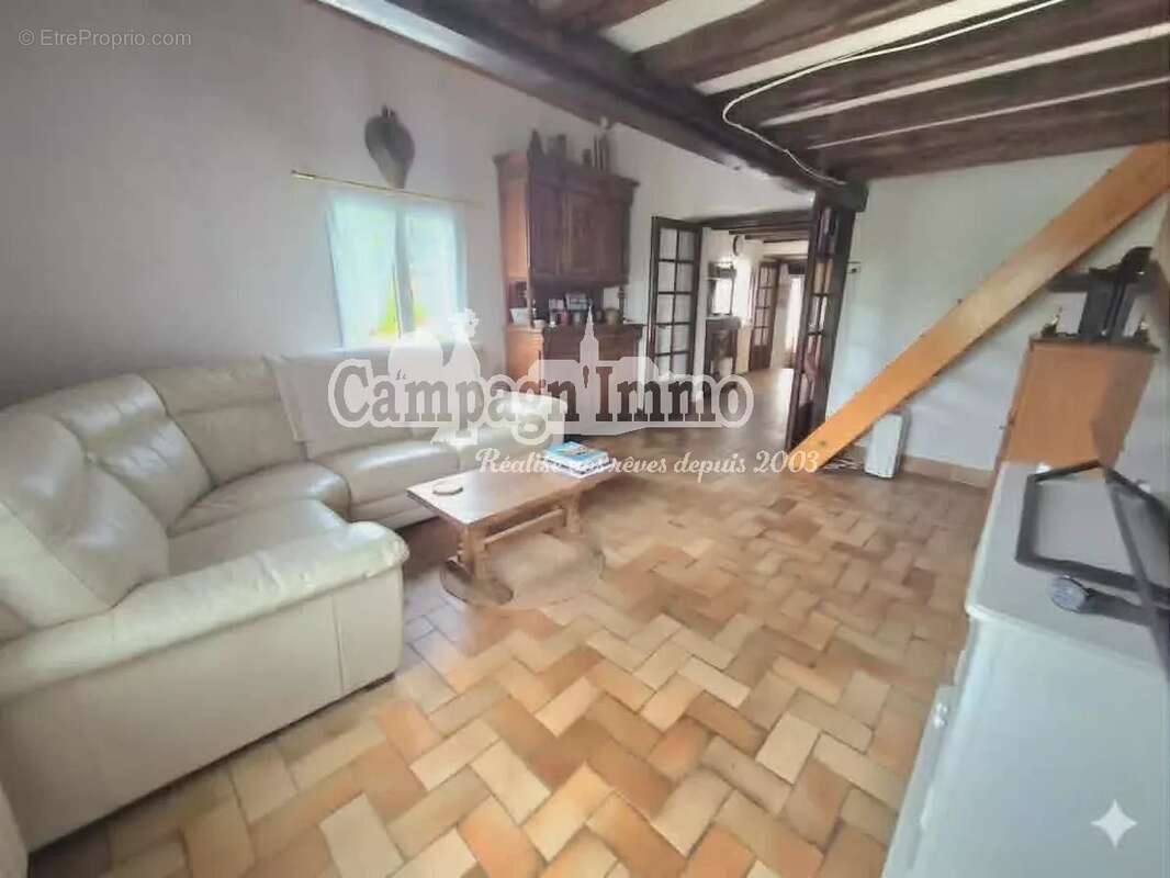 Maison à SAINTE-COLOMBE-SUR-GAND