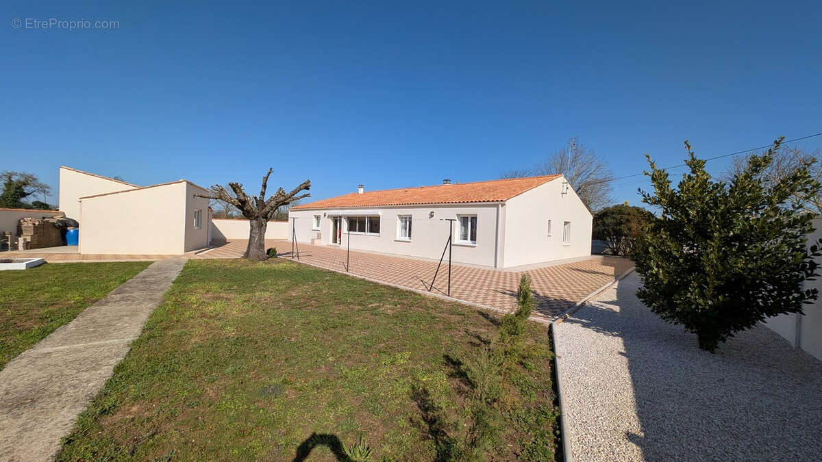 Maison à SAINT-HIPPOLYTE