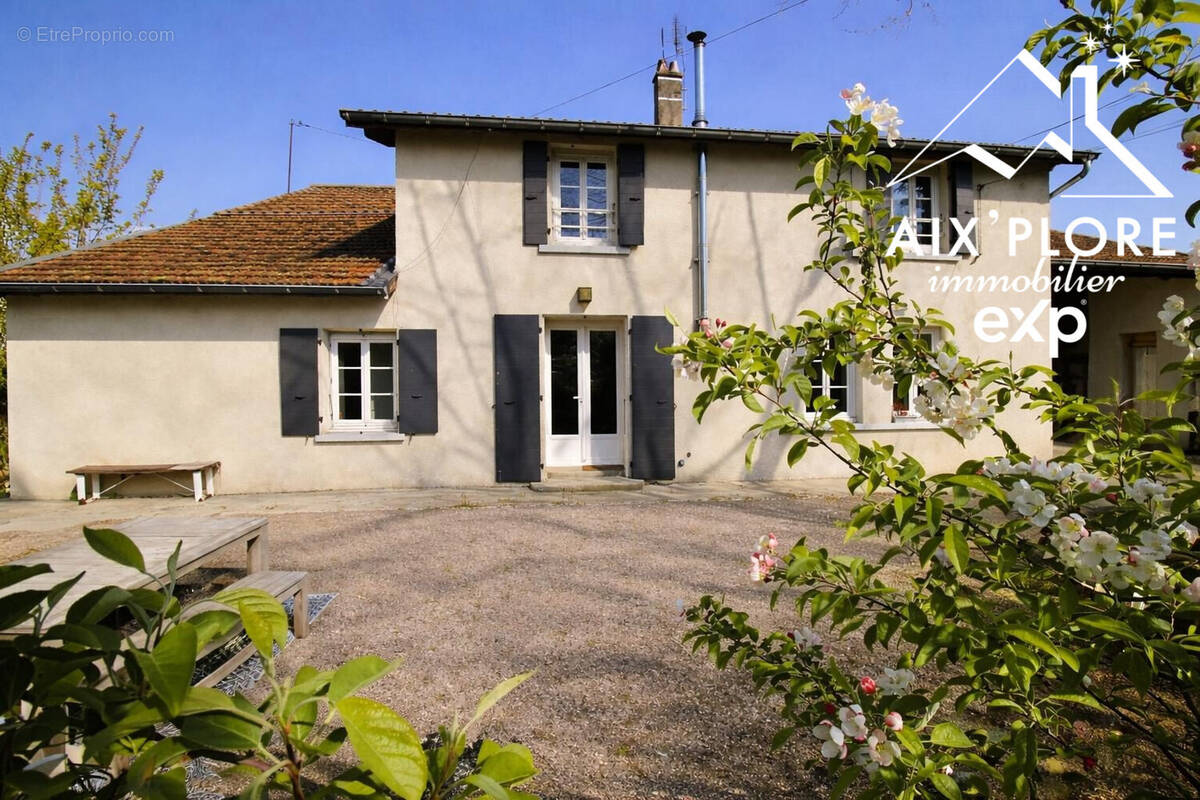 Maison à MIRIBEL