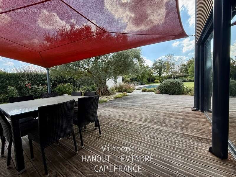 Maison à vendre 9 pièces BAZOGES EN PAILLERS (85) - photo 15