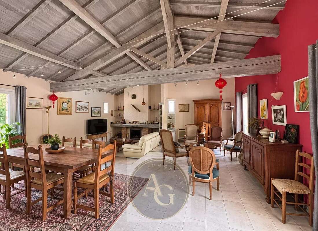 Maison T6 de 175 m² sur terrain de 2 ha avec piscine et tennis - photo 4