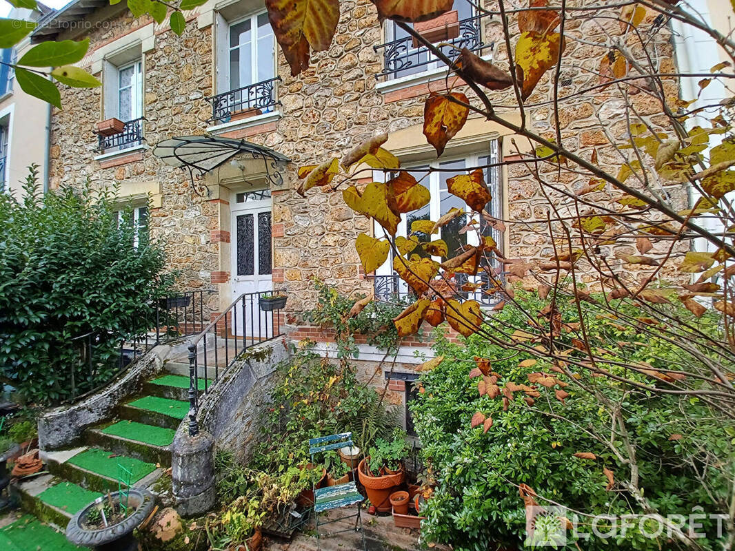 Maison à GIF-SUR-YVETTE