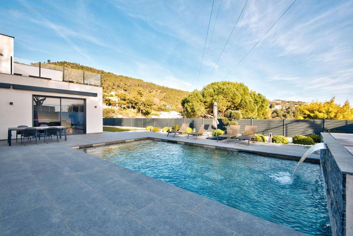 Maison à TOURRETTE-LEVENS