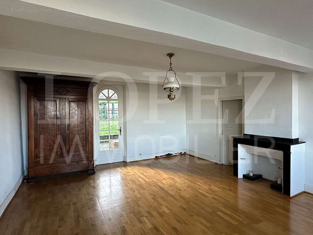 Maison à AIGUEFONDE