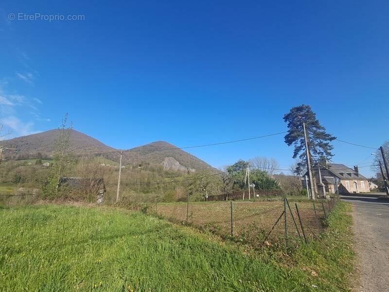 Terrain à HECHES
