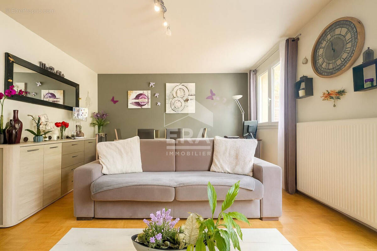 Maison à SAINT-PIERRE-LES-NEMOURS