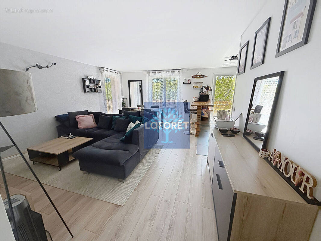 Appartement à SAINTE-GENEVIEVE-DES-BOIS