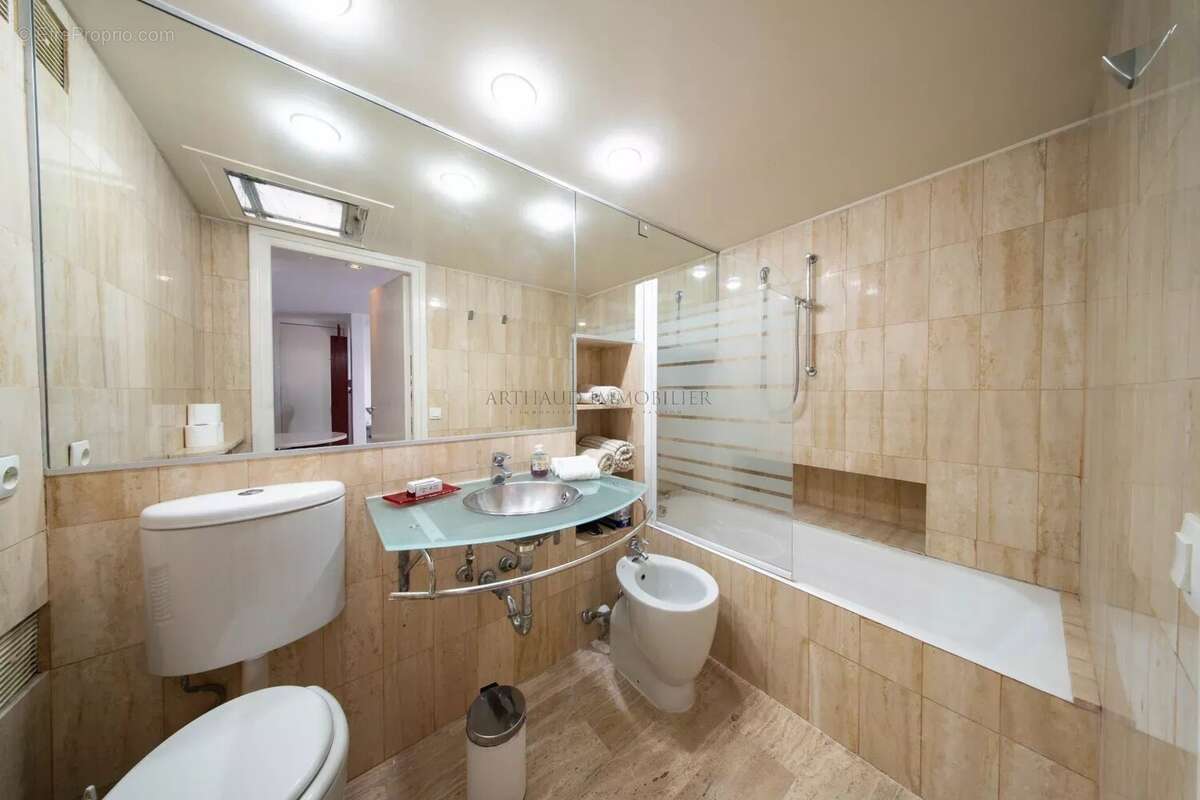 Appartement à ROQUEBRUNE-CAP-MARTIN