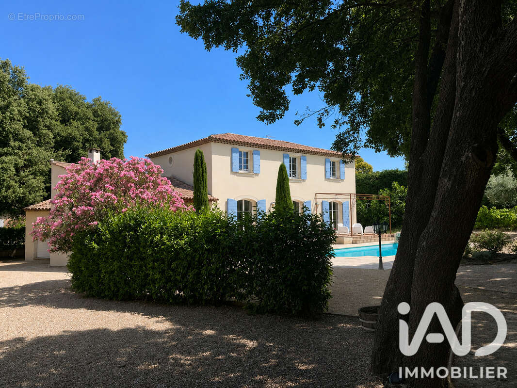 Photo 2 - Maison à ROCHEFORT-DU-GARD