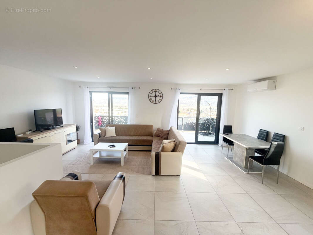 Maison à LES MARTRES-DE-VEYRE