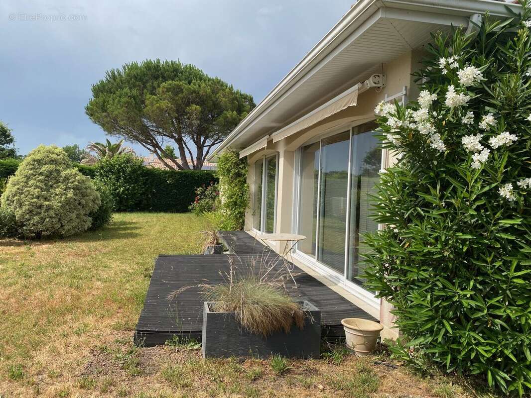 Maison à ARES