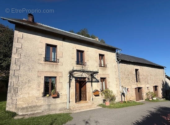 Maison à SAINT-SETIERS