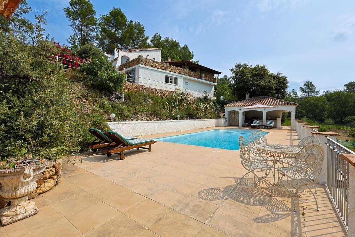 Maison à SAINT-ANTONIN-DU-VAR