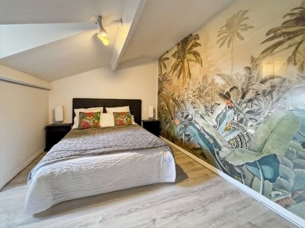 Maison de ville de 106,9 M² avec bel espace de vie, 3 chambres, terrasse et véranda au cœur de Granville ! - photo 7