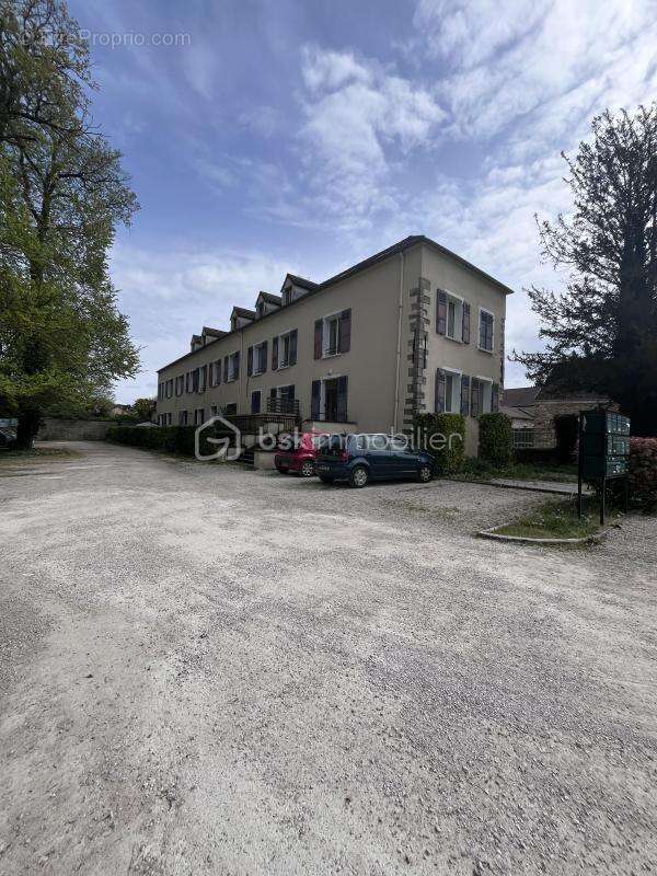 Appartement à FONTENAY-LE-VICOMTE