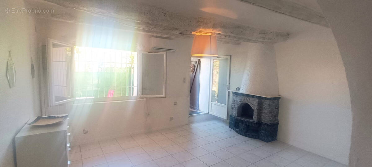 Appartement à SIX-FOURS-LES-PLAGES