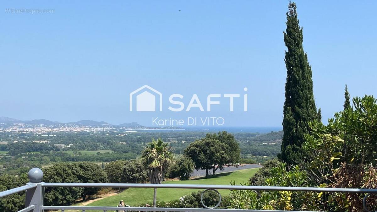 Photo 1 - Maison à ROQUEBRUNE-SUR-ARGENS