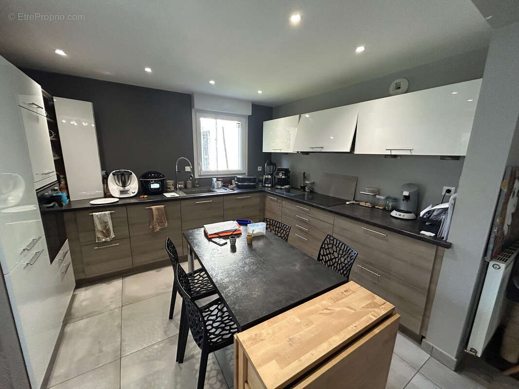 Appartement à CHARBONNIERES-LES-BAINS