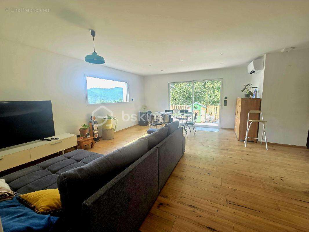 Maison d'environ 90 m² à Vesseaux - photo 10