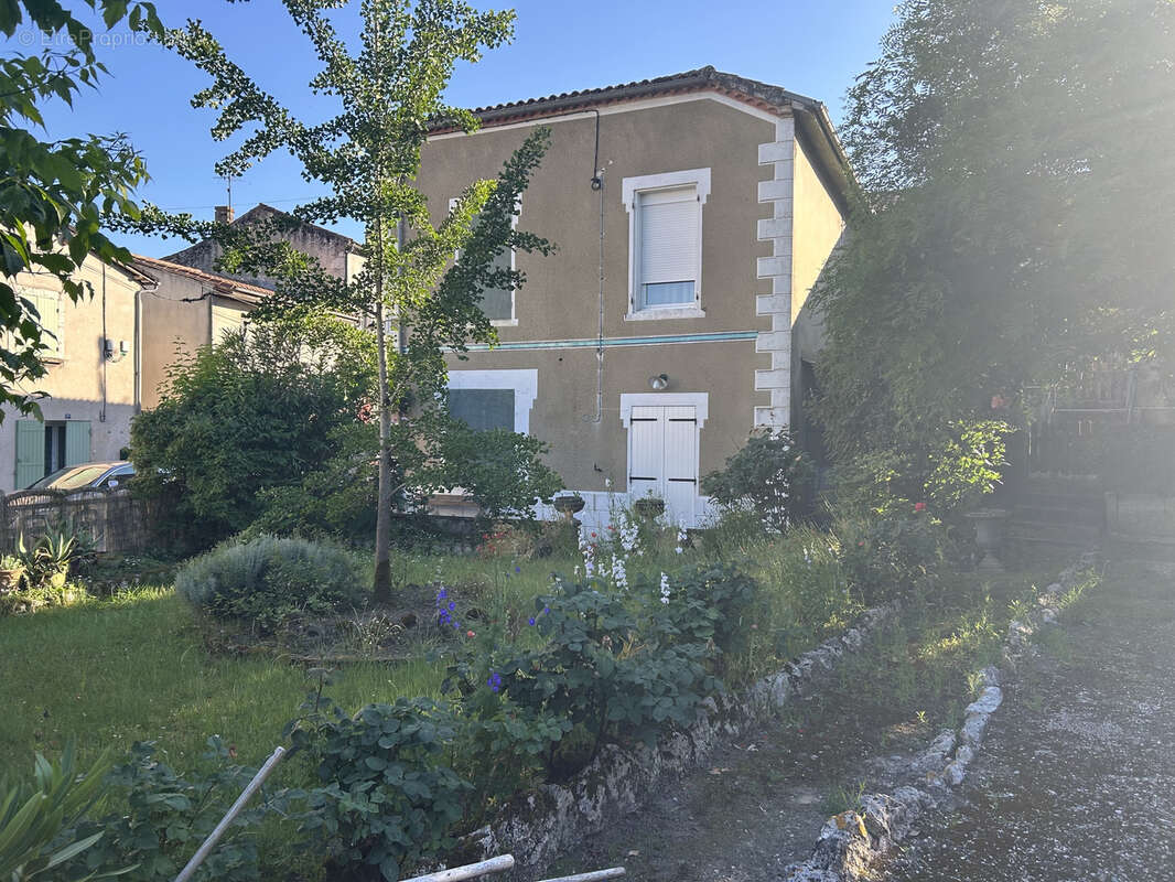 Maison à BUZET-SUR-BAISE