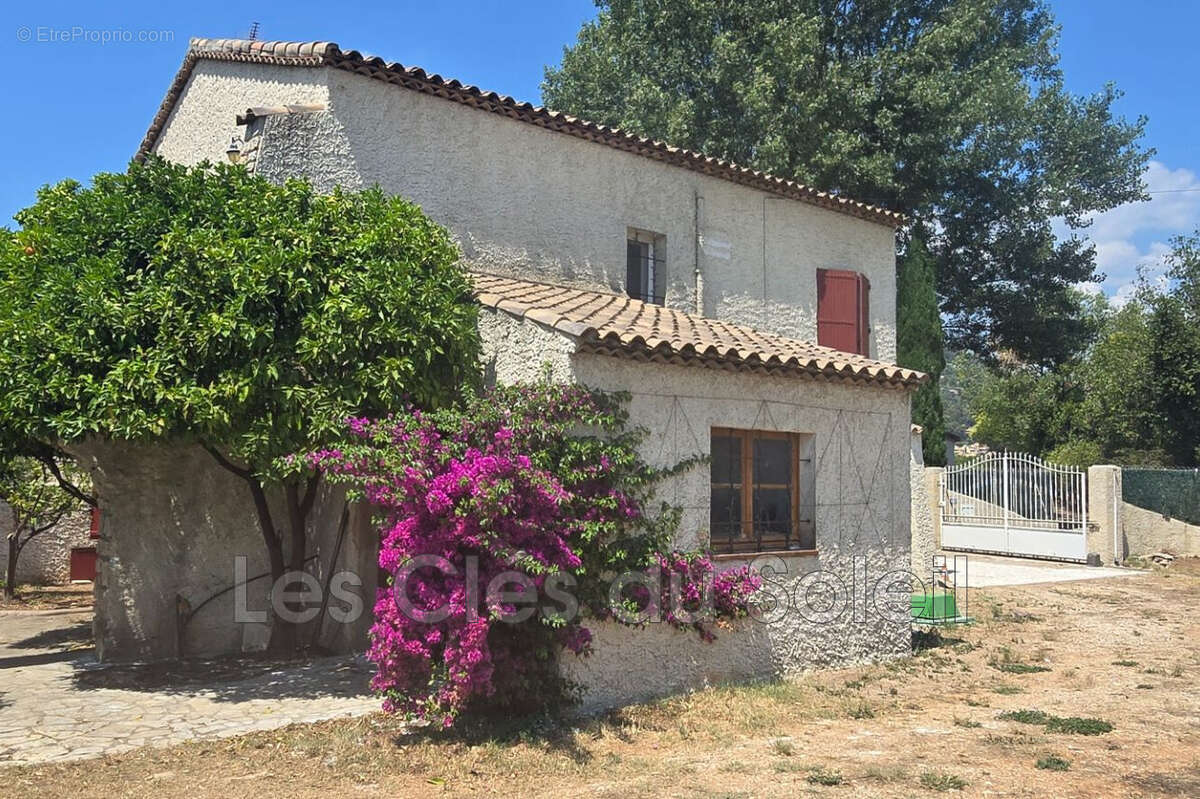 Maison 190 m² à Sollies-Ville  - photo 2
