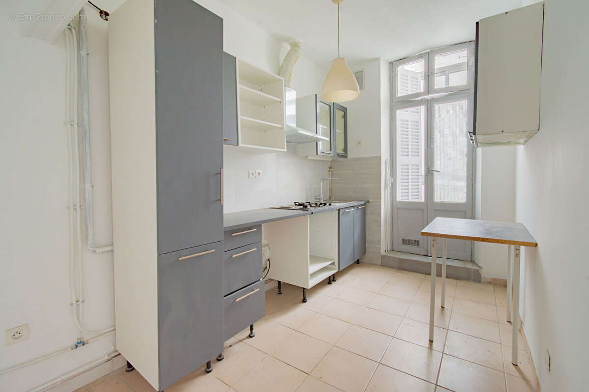 Appartement à MARSEILLE-1E