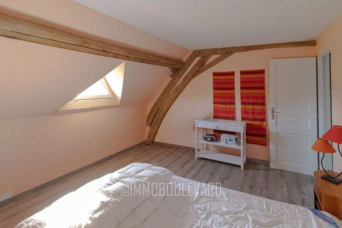 Maison à BOUSSAC-BOURG