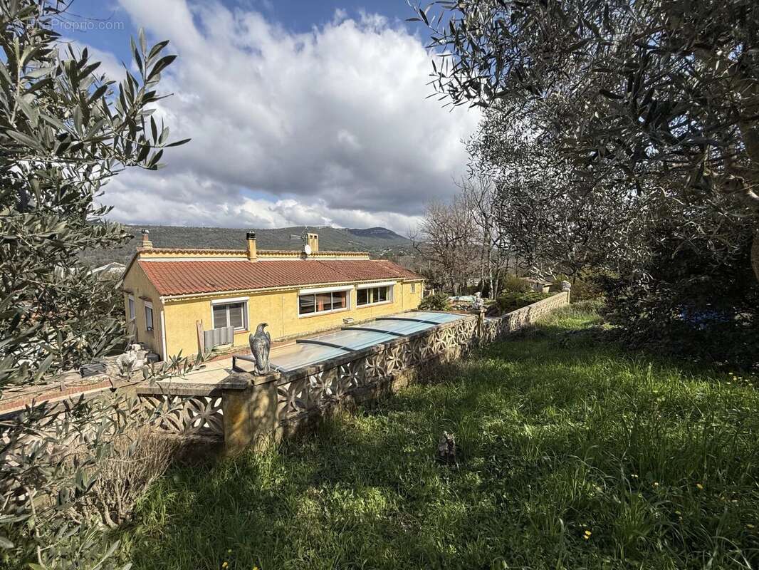 Maison à SAINTE-ANASTASIE-SUR-ISSOLE