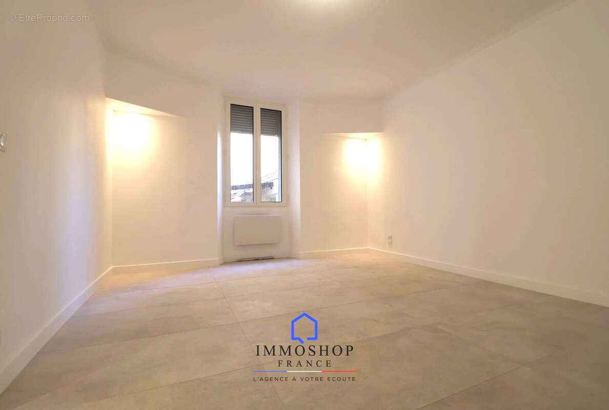 Appartement à MARSEILLE-1E
