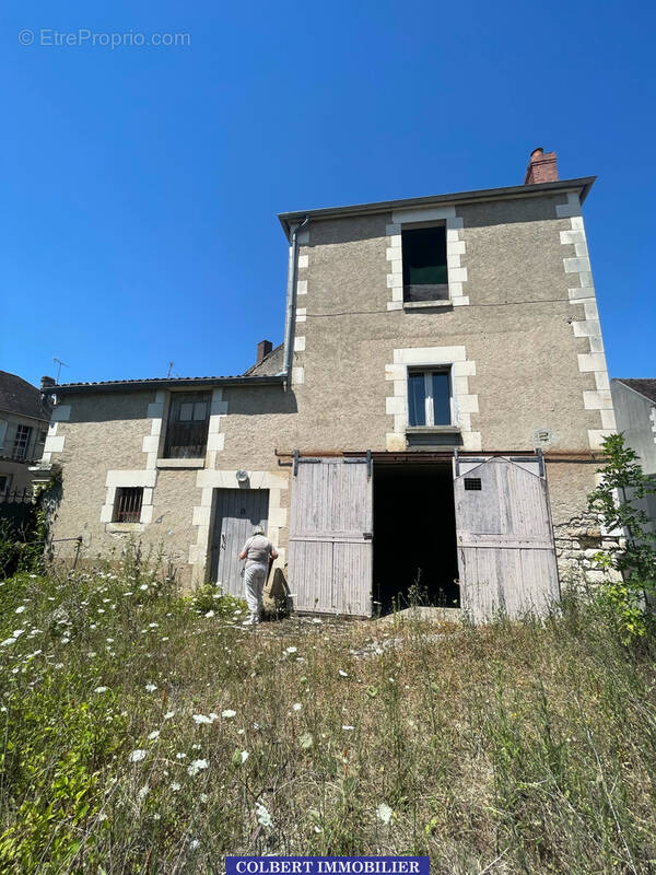 Maison à COULANGES-SUR-YONNE