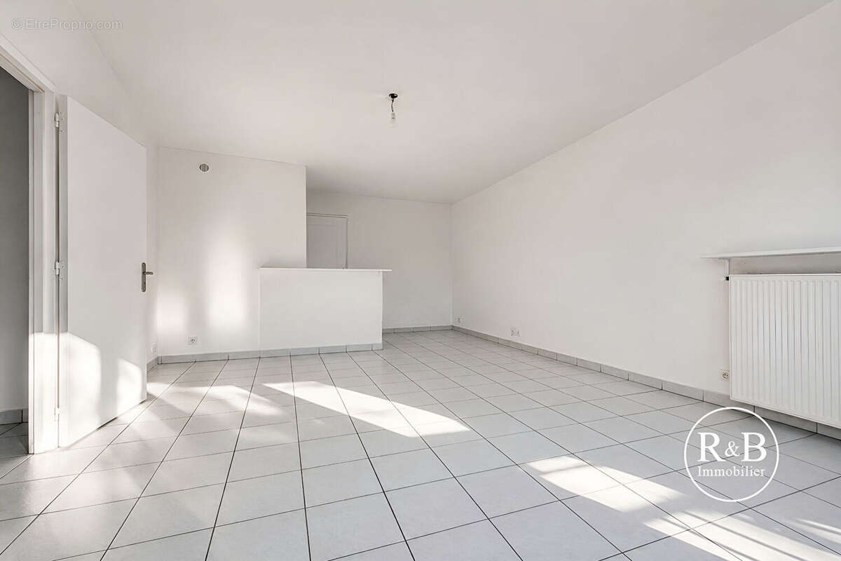 Appartement à LES CLAYES-SOUS-BOIS