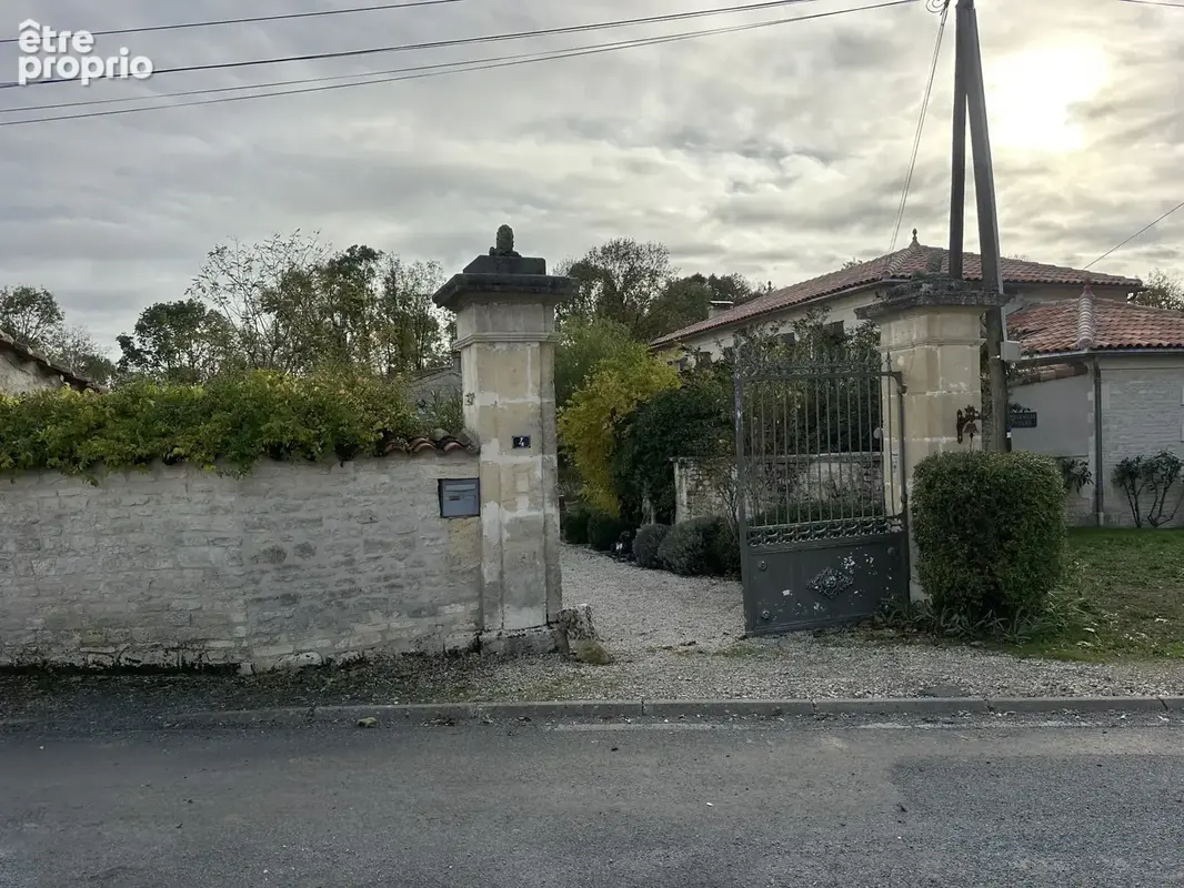 Mons, 13km de Cognac, demeure de charme avec 2 gîtes et piscine. - photo 34