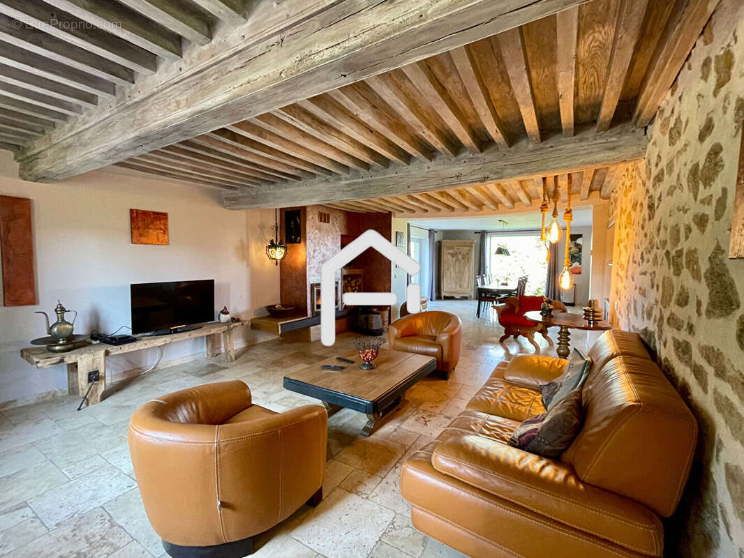Maison à DUN-LES-PLACES