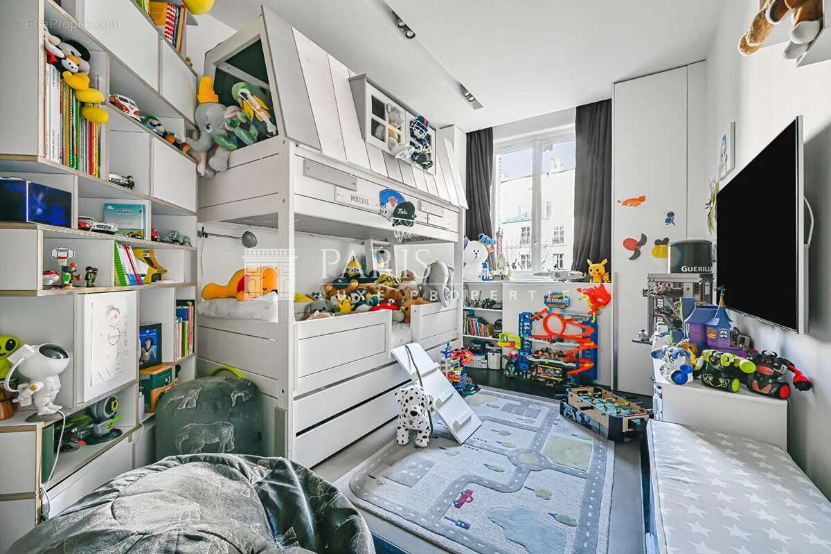 Appartement à PARIS-17E