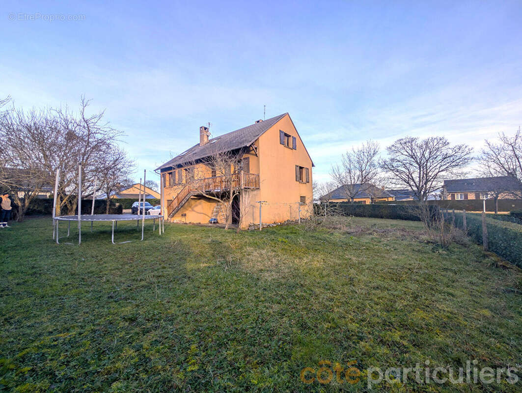 Maison à LUC-LA-PRIMAUBE