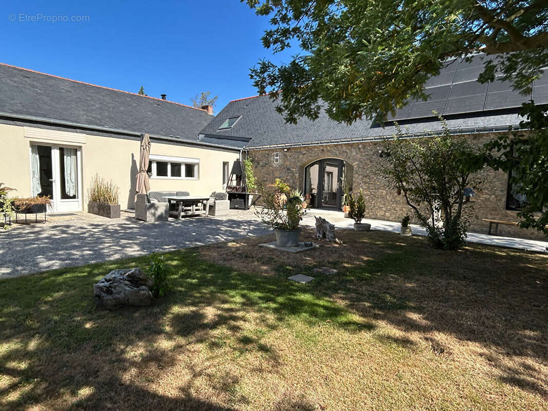 Maison à DONGES