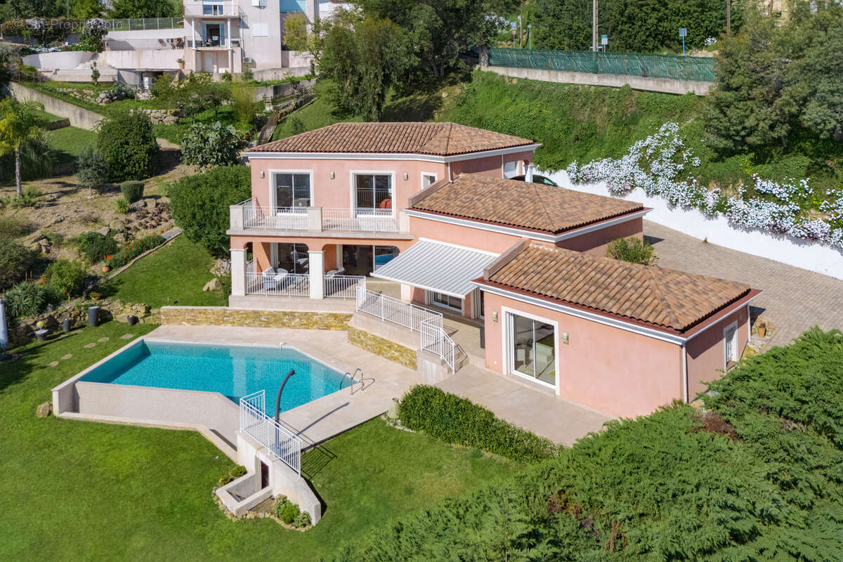 Maison à MANDELIEU-LA-NAPOULE