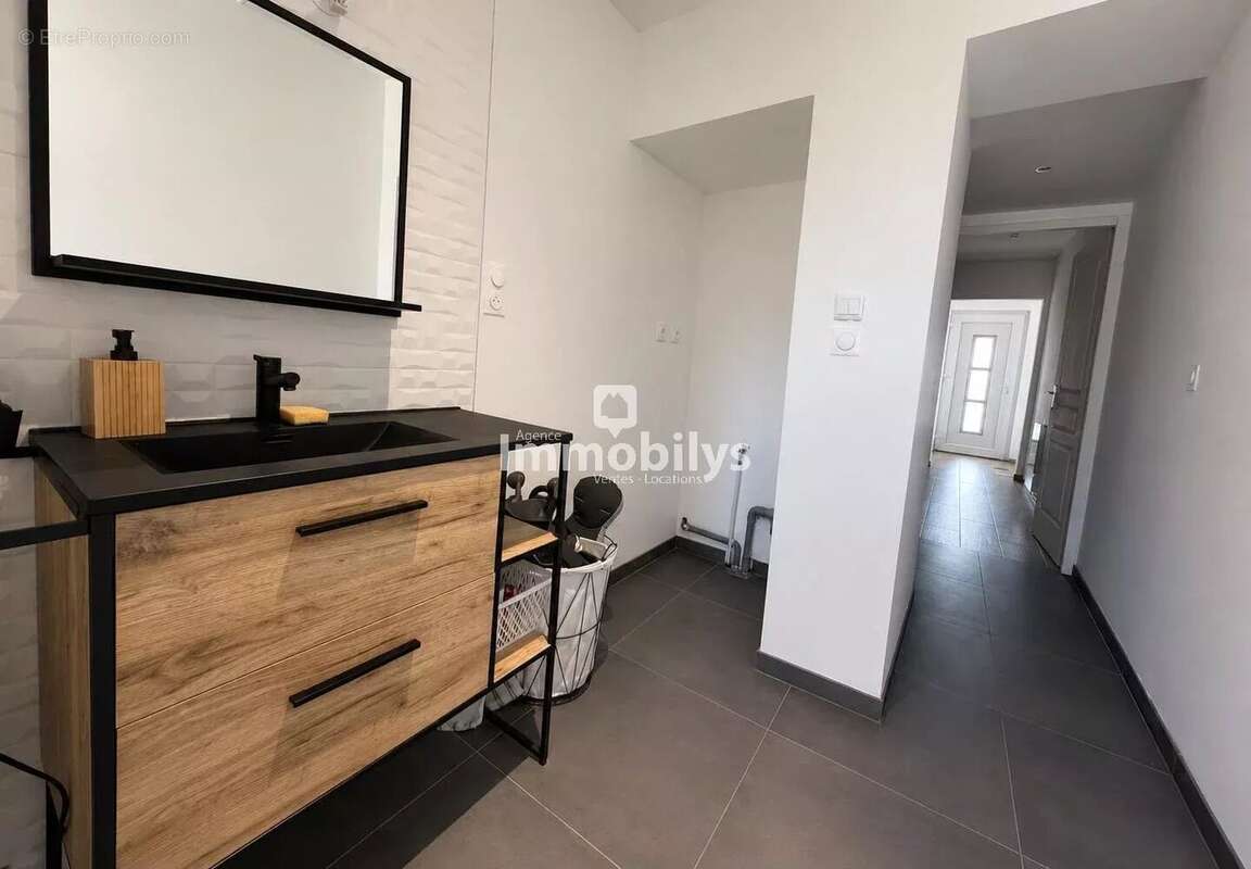  NOUVEAUTÉ – Maison de village rénovée avec jardin - photo 5