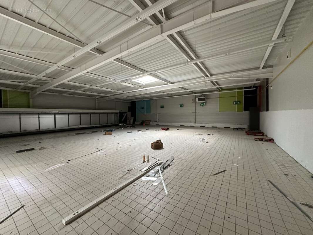 Commerce à BEAUVILLIERS