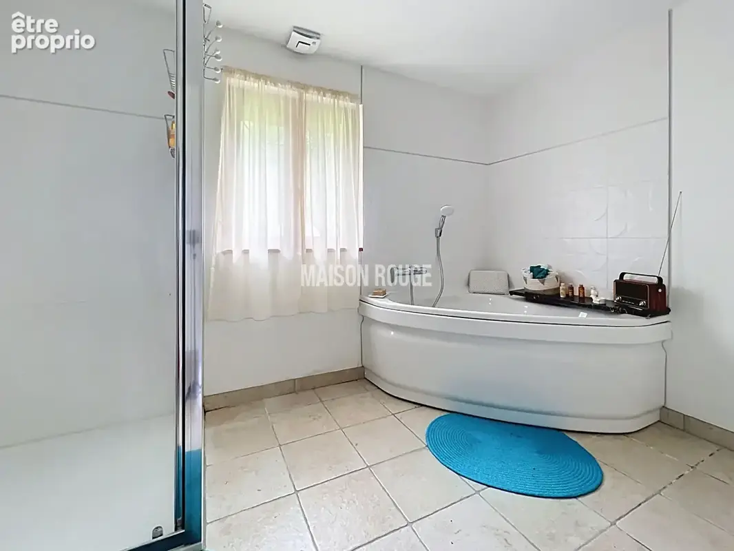 Maison en pierre rénovée avec piscine chauffée sur 3 200 m² de terrain à Val Couesnon - photo 12