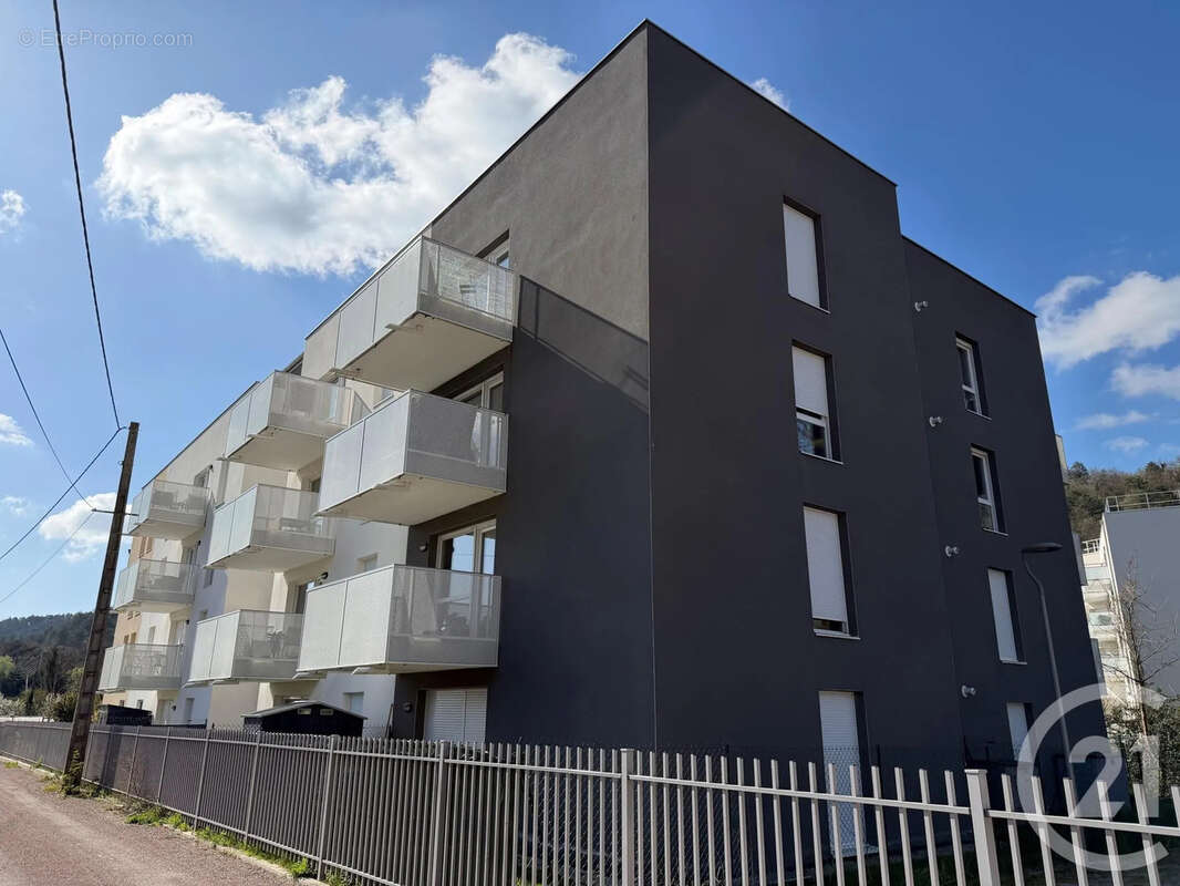 Appartement à PLOMBIERES-LES-DIJON