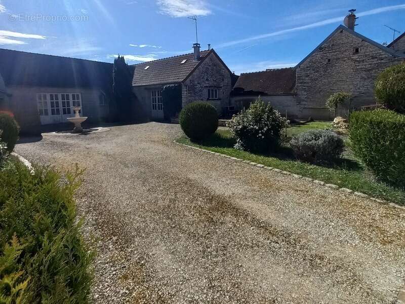 Maison de charme à vendre 6 pièces à SAINT VINNEMER (89) et son terrain de 700m² - photo 2