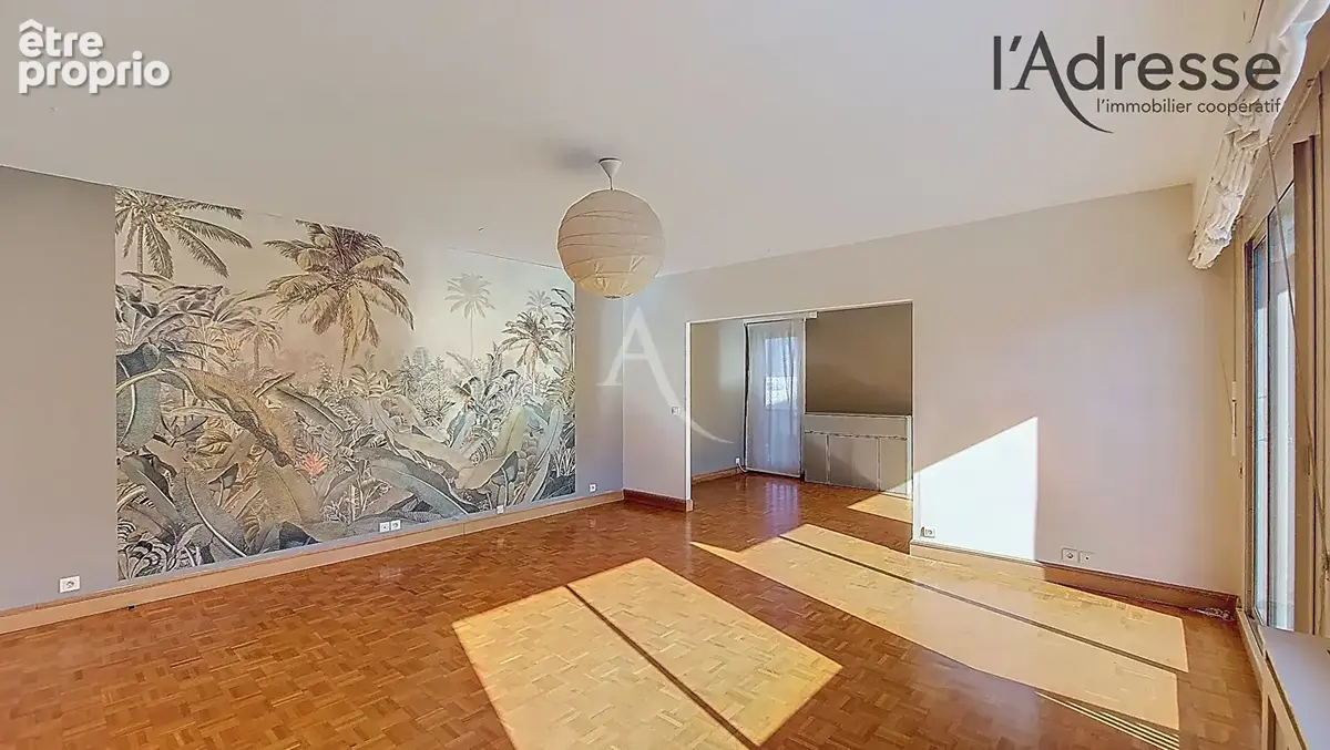 PUTEAUX/ Boieldieu - Appartement 5 pièces 121m² avec cave, parking boxé et balcon 8m² - photo 6