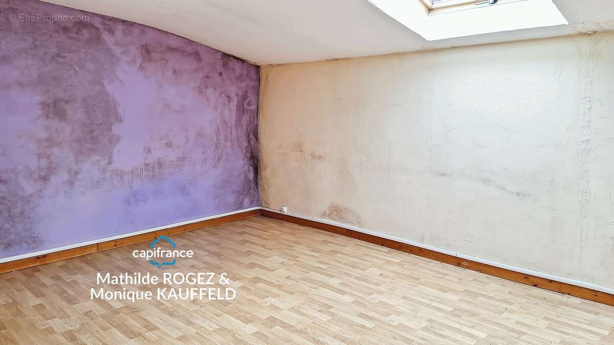 Immeuble à vendre SAINT MARTIN DES OLMES (63) 4 appartements avec 1,2 hectare de terrain - photo 20