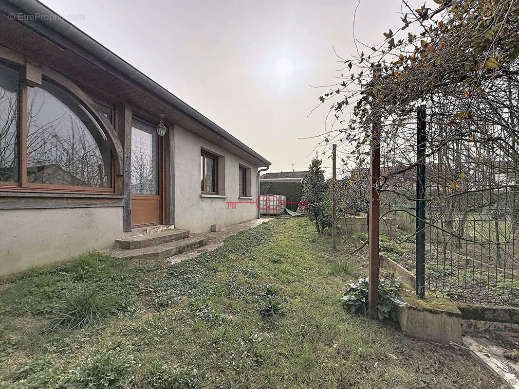 Maison à SAINTE-MENEHOULD