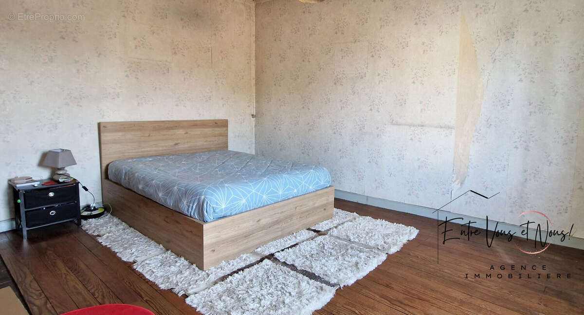 Maison 242 m² à Saint-Symphorien  - photo 7