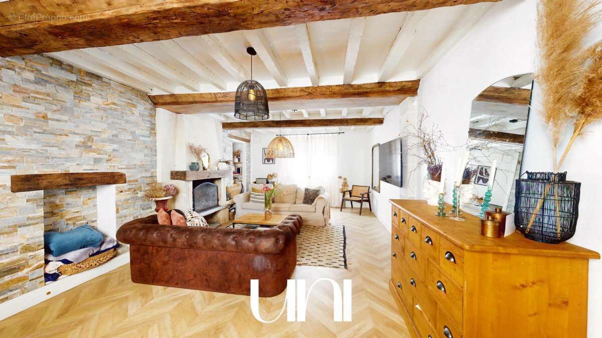 Maison 5 pièces 160 m² en pierre - photo 4
