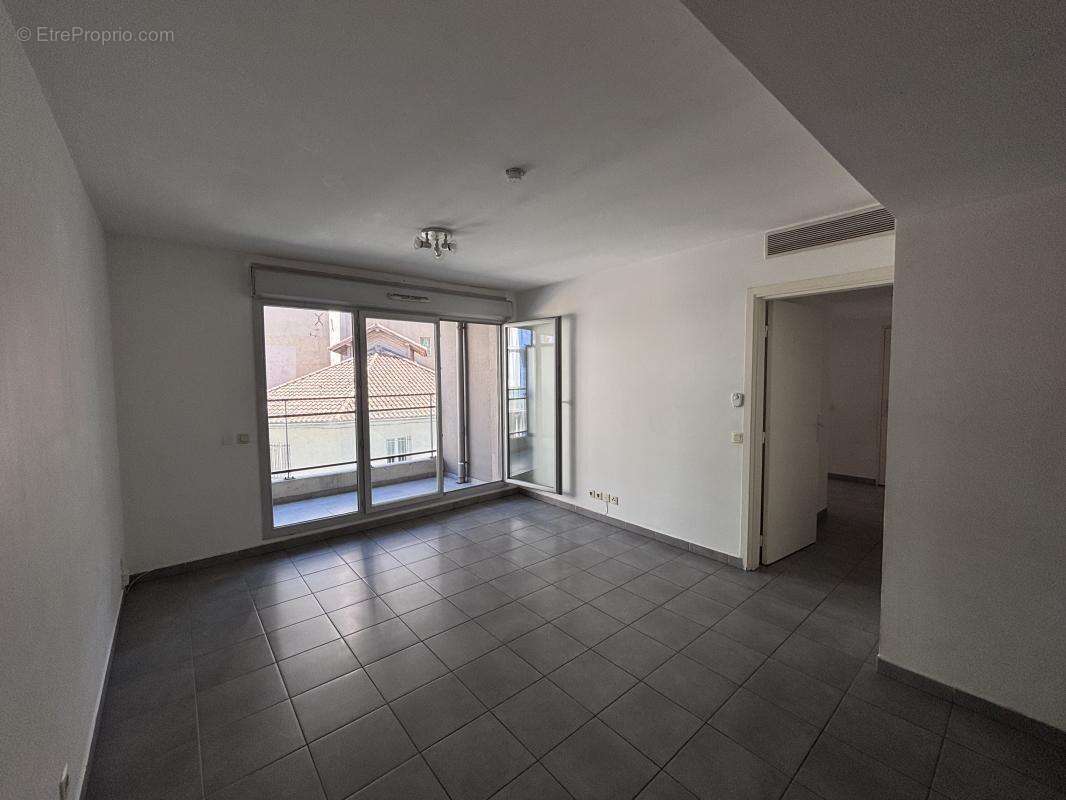 Appartement à MARSEILLE-2E
